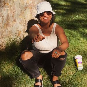 Meet your Posher, Annette